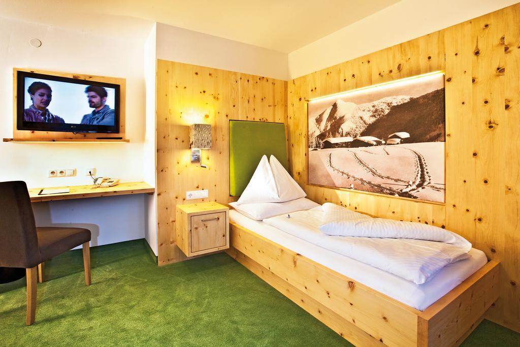 Landhotel Alpenhof Филцмос Стая снимка